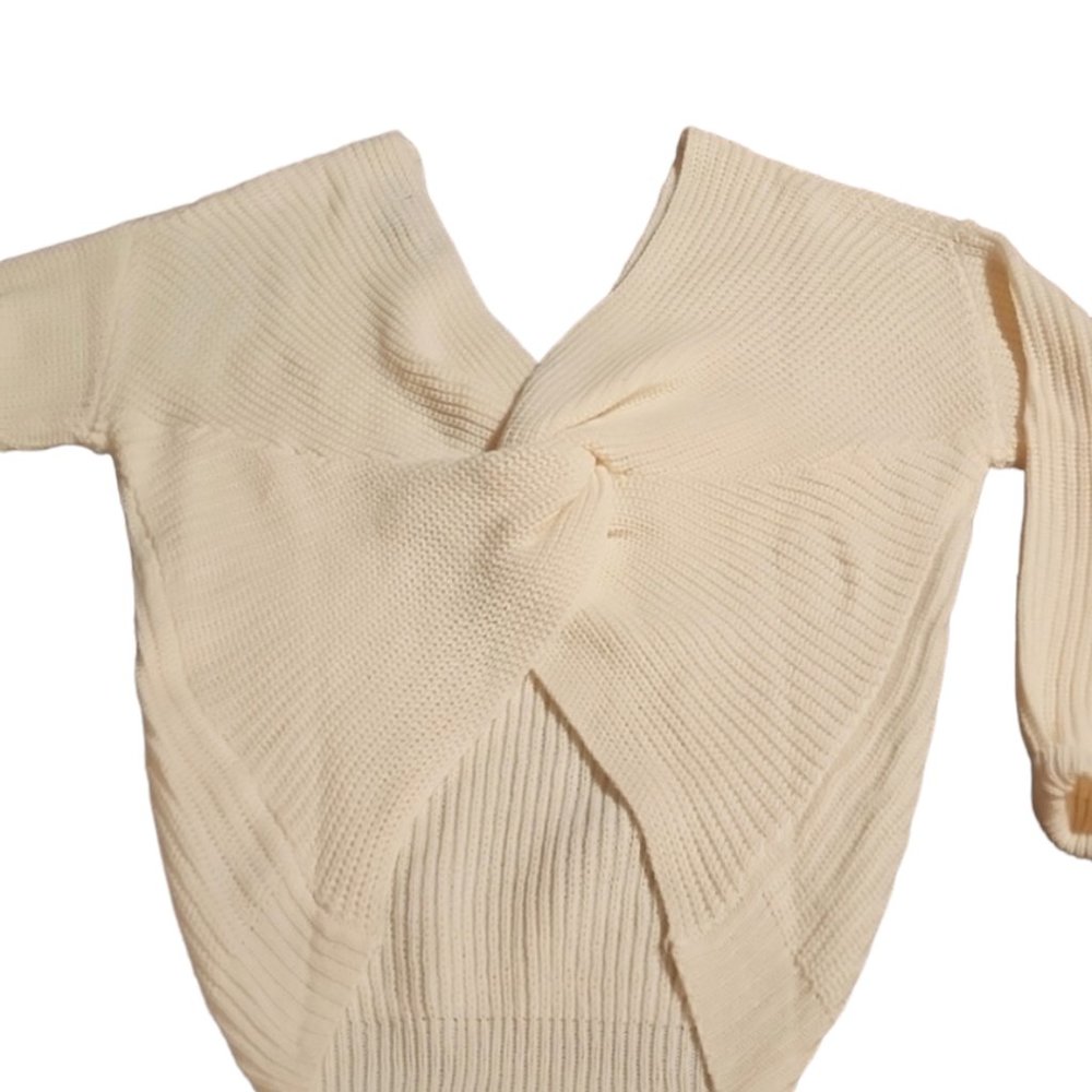 Love Tree White V-Neck  Sweater Size: S - Picture 13 of 16